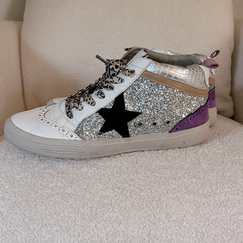 Barely worn star sneakers